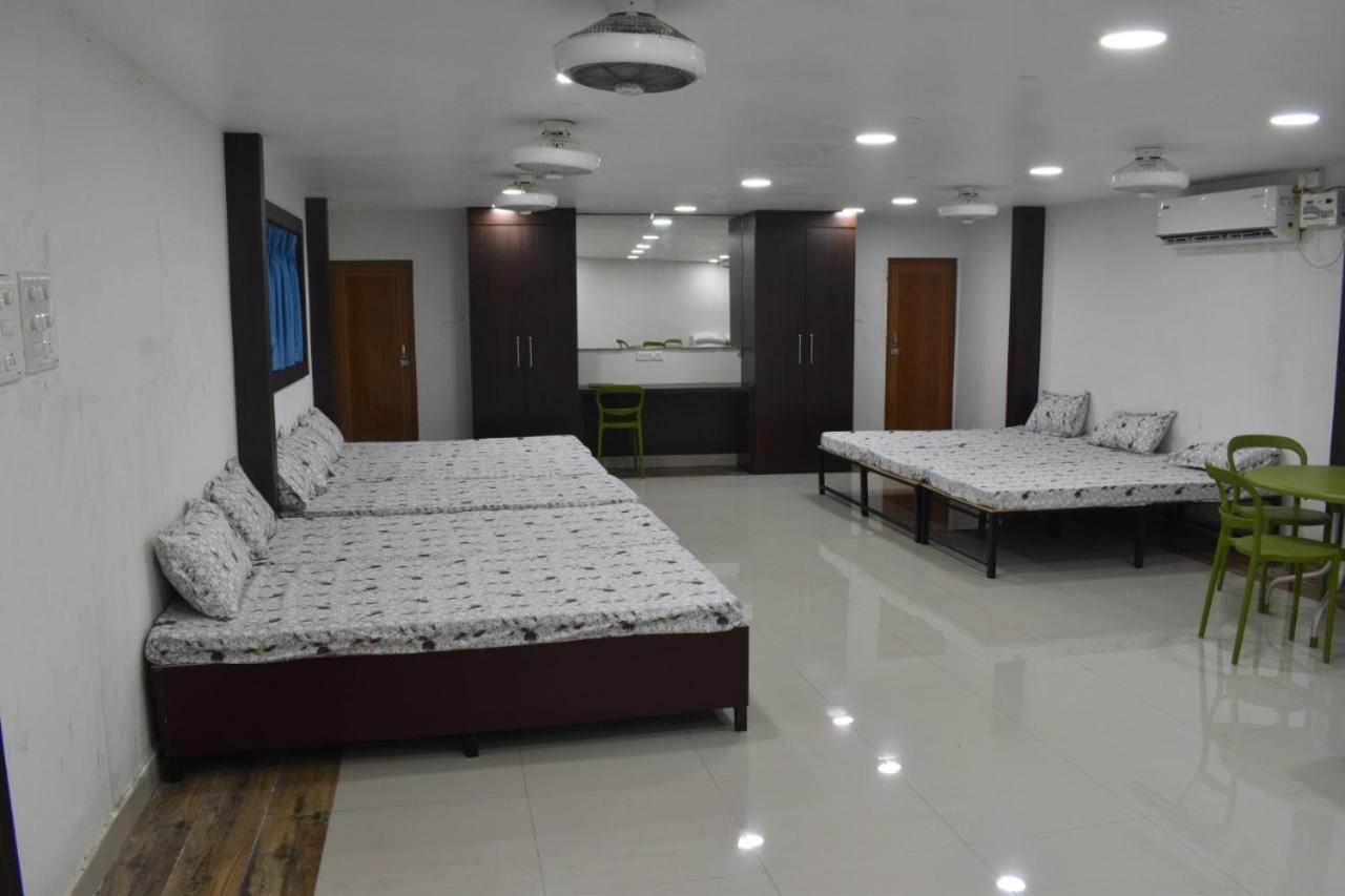 Midwaay Resort Patratu エクステリア 写真