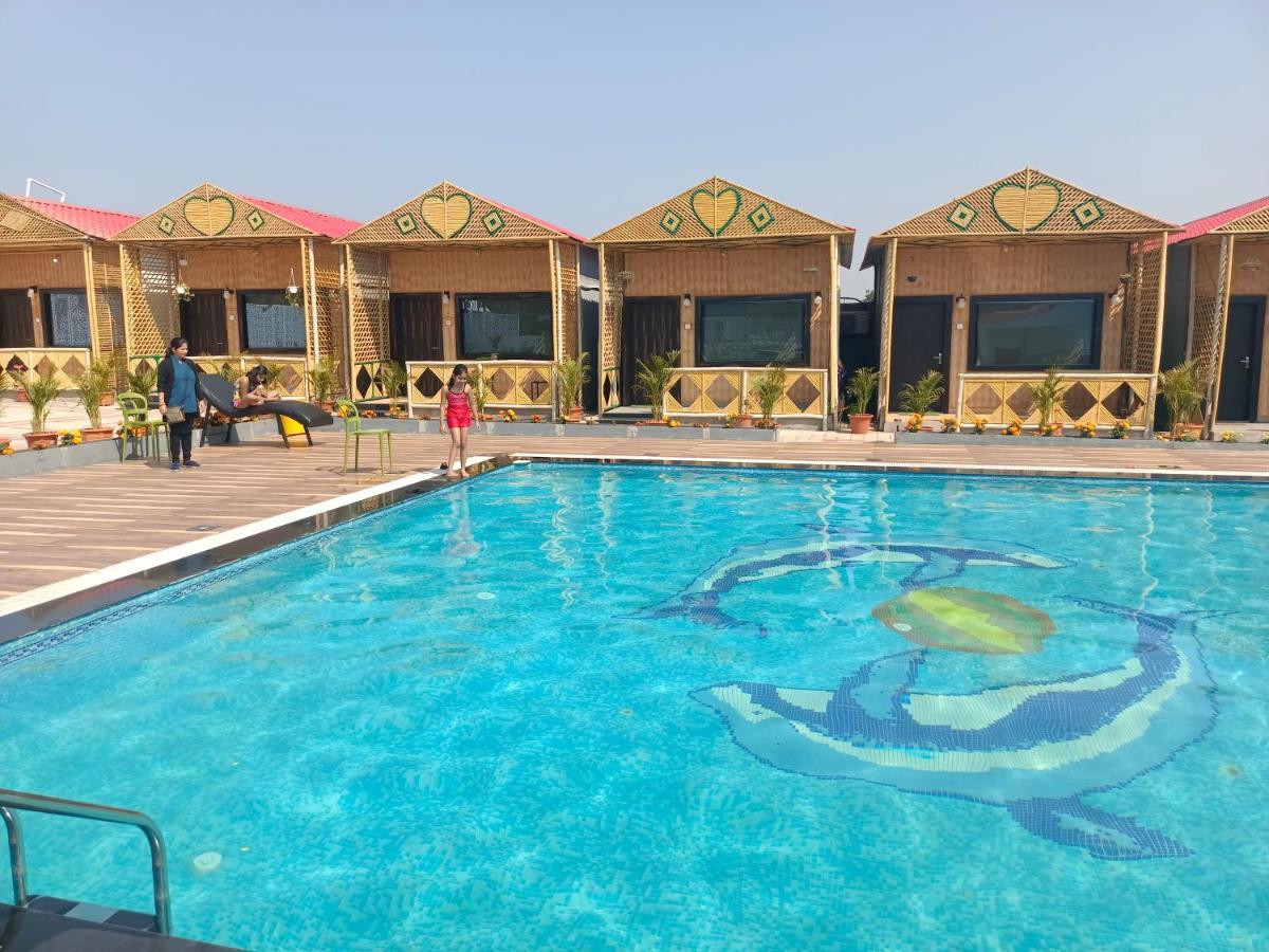 Midwaay Resort Patratu エクステリア 写真